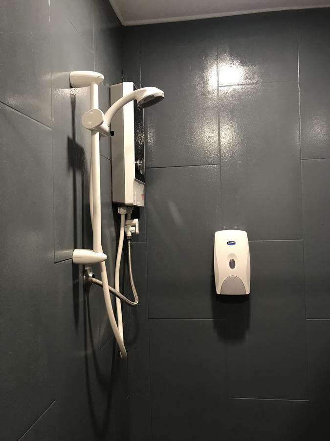 古晋 利马秋旅馆酒店 外观 照片